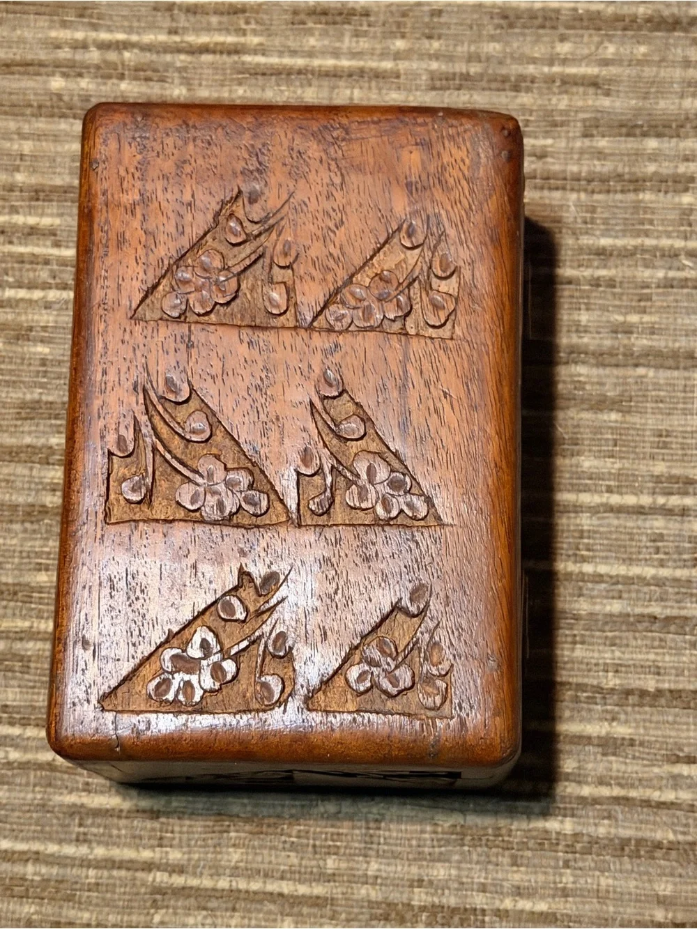 Vintage Hand Carved Wooden‎ Trinket Box Floral Keepsake Jewelry Box